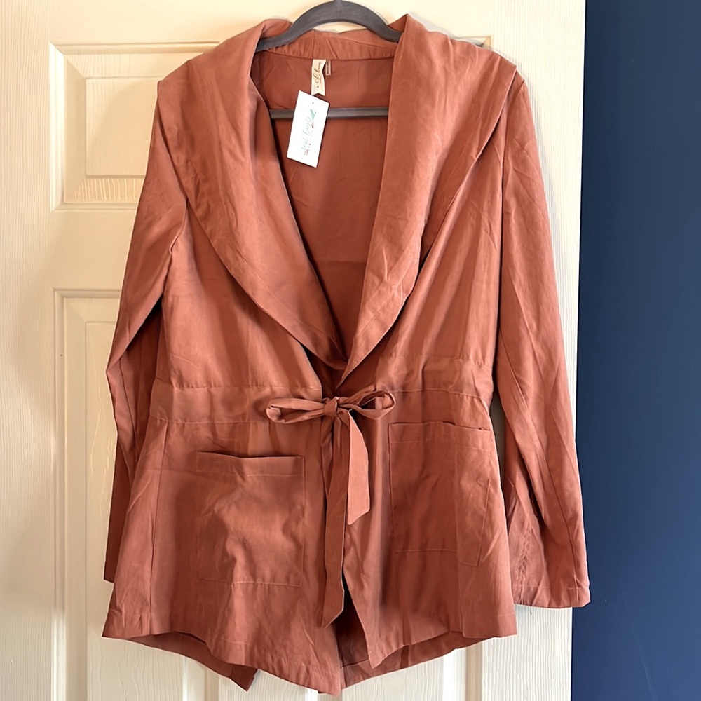 Waist tie wide collar jacket